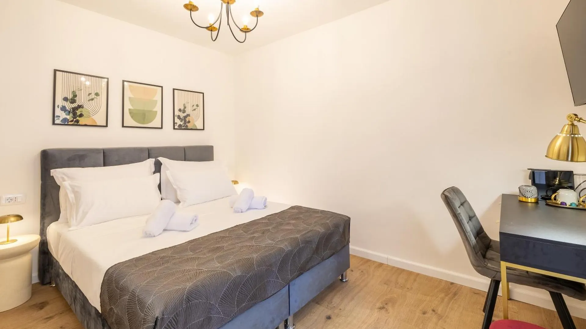 Kala Rooms Split