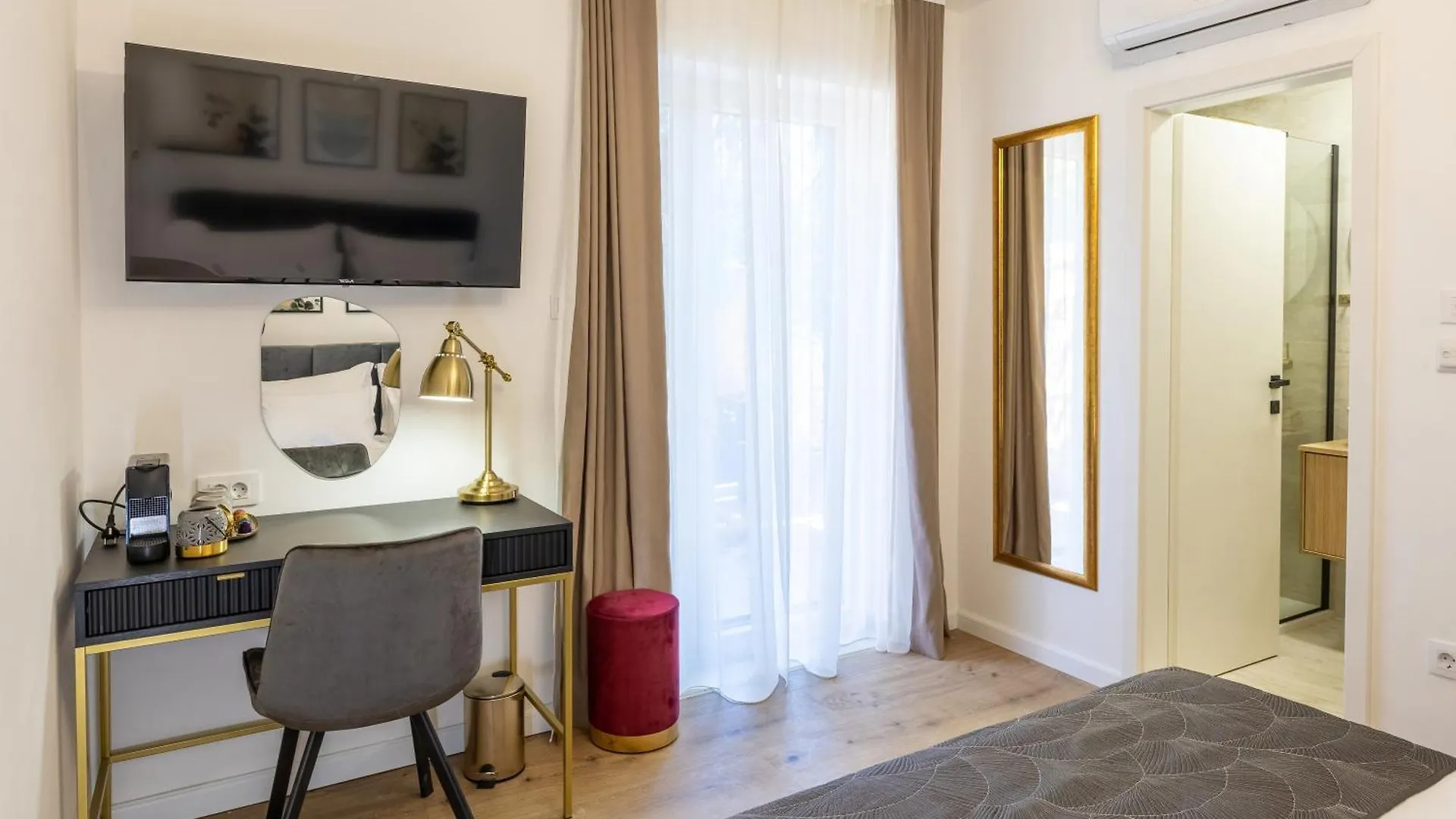 Kala Rooms Split Pensión